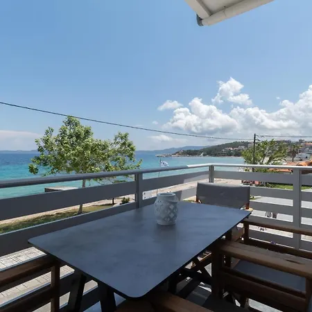 Golden Seaside 2 Apartment Nea Roda Exterior photo