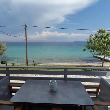 Golden Seaside 2 Apartment Nea Roda Exterior photo